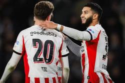 埃(āi)因(yīn)霍温欧冠冲连胜~