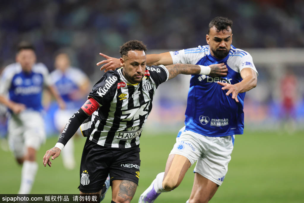 巴黎圣日耳曼欧冠夺冠纪录片首映：背后的故事与战术解析