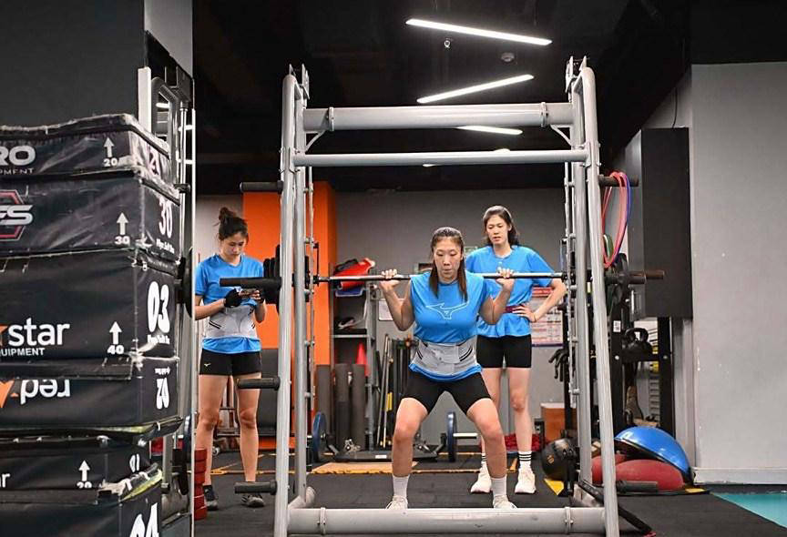 天津女排抵达土耳其开启热身训练,加拉塔萨雷确认王媛媛球衣号码,备战欧冠