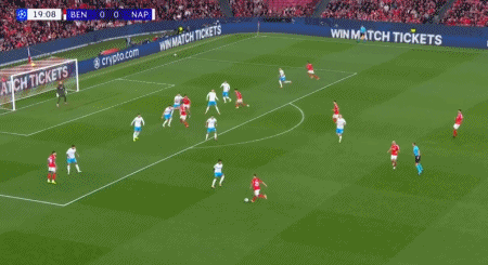 本菲卡2:0战胜那不勒斯,穆里尼奥有望迎来第3座欧冠奖杯