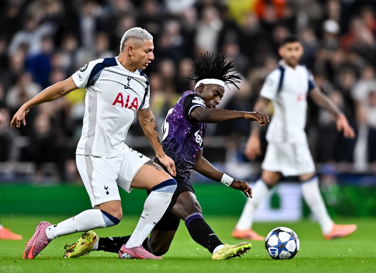 欧冠一夜乱成一锅粥！拜仁逆天反超巴萨90秒改命、利物浦压哨绝杀