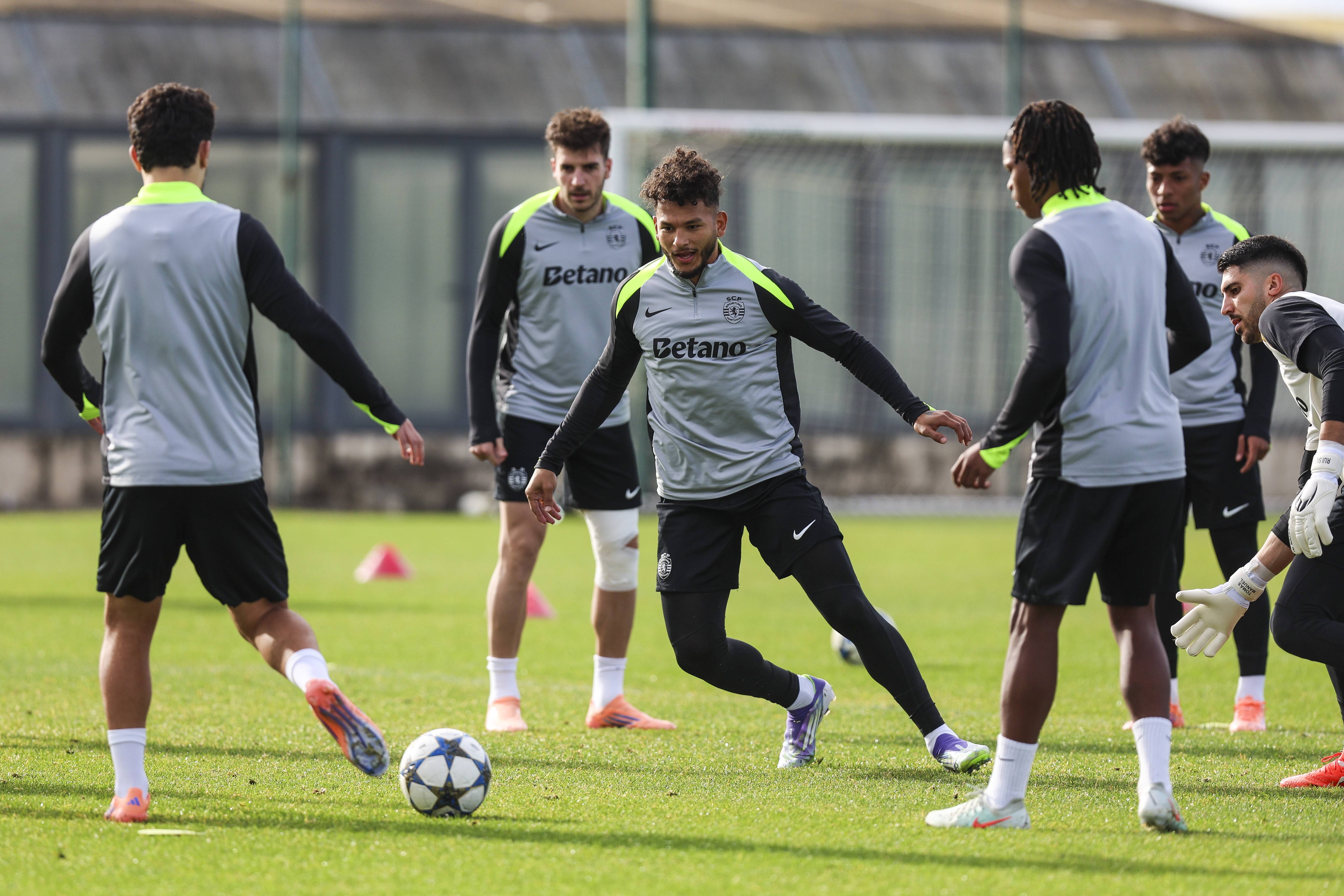 (外代二线)足球——欧冠联赛:葡萄牙体育赛前备战