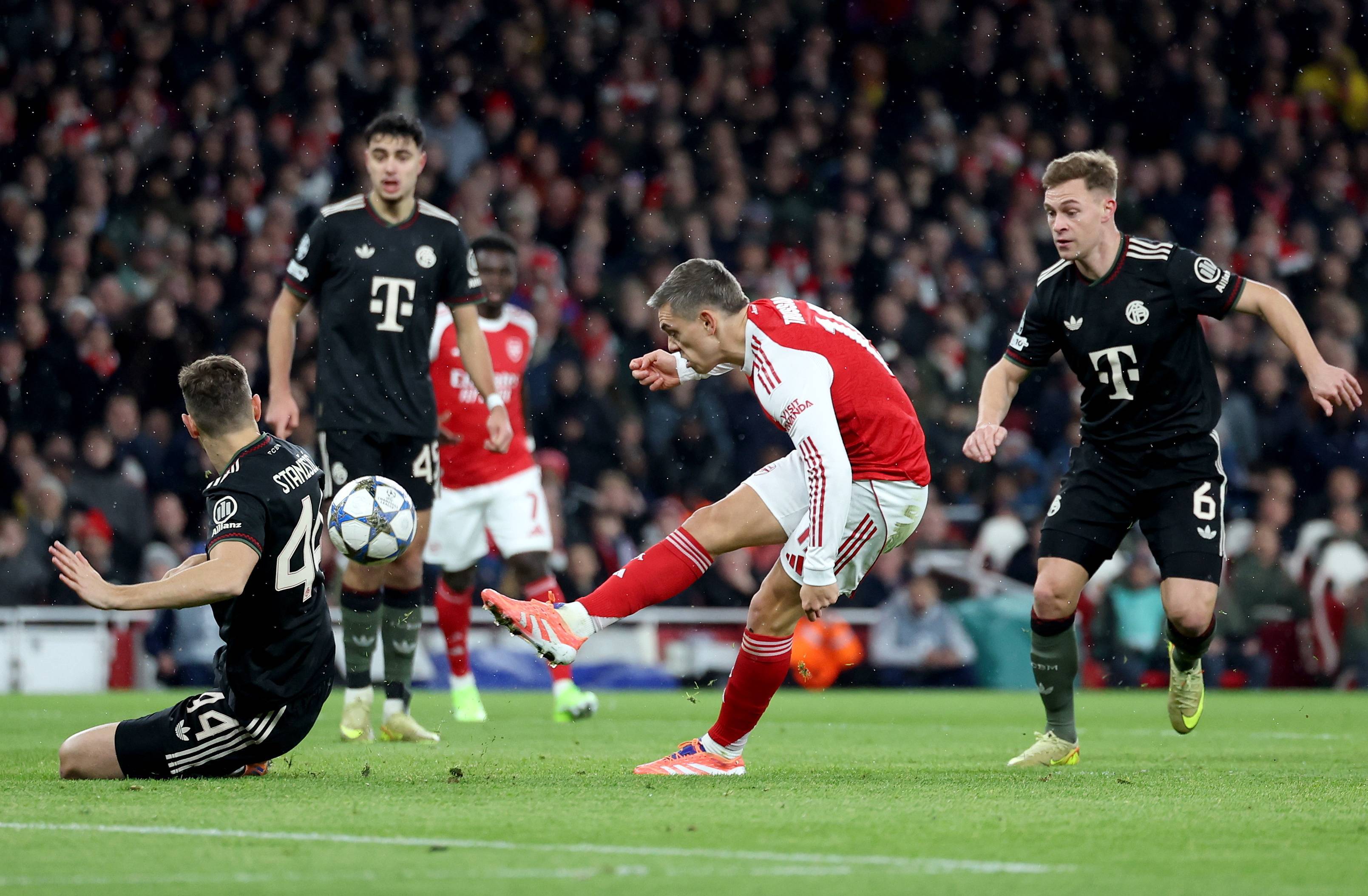 （外代二线）足球——欧冠联赛：阿森纳胜拜仁