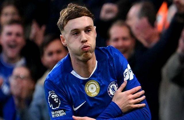 英超劲旅闯入欧冠区，22岁后卫爆发：独造2球，全场最佳